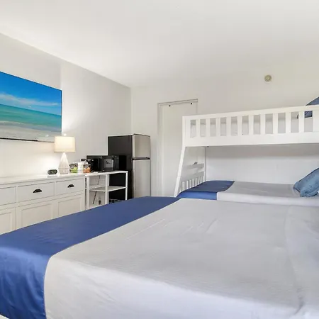 Pool, Tiki Bar, Close To Beaches, Restaurants, Fun